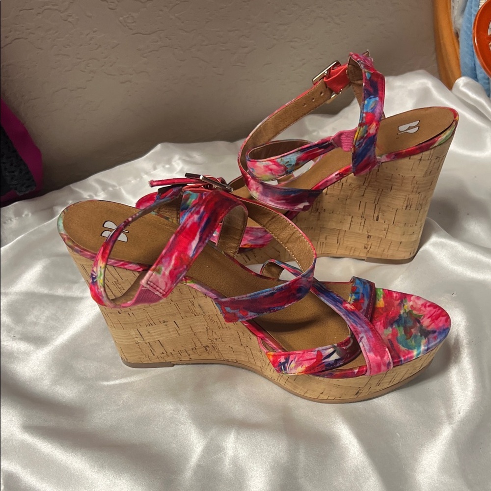 BP Women's Vibrant Strappy Sandals - Picture 4 of 4